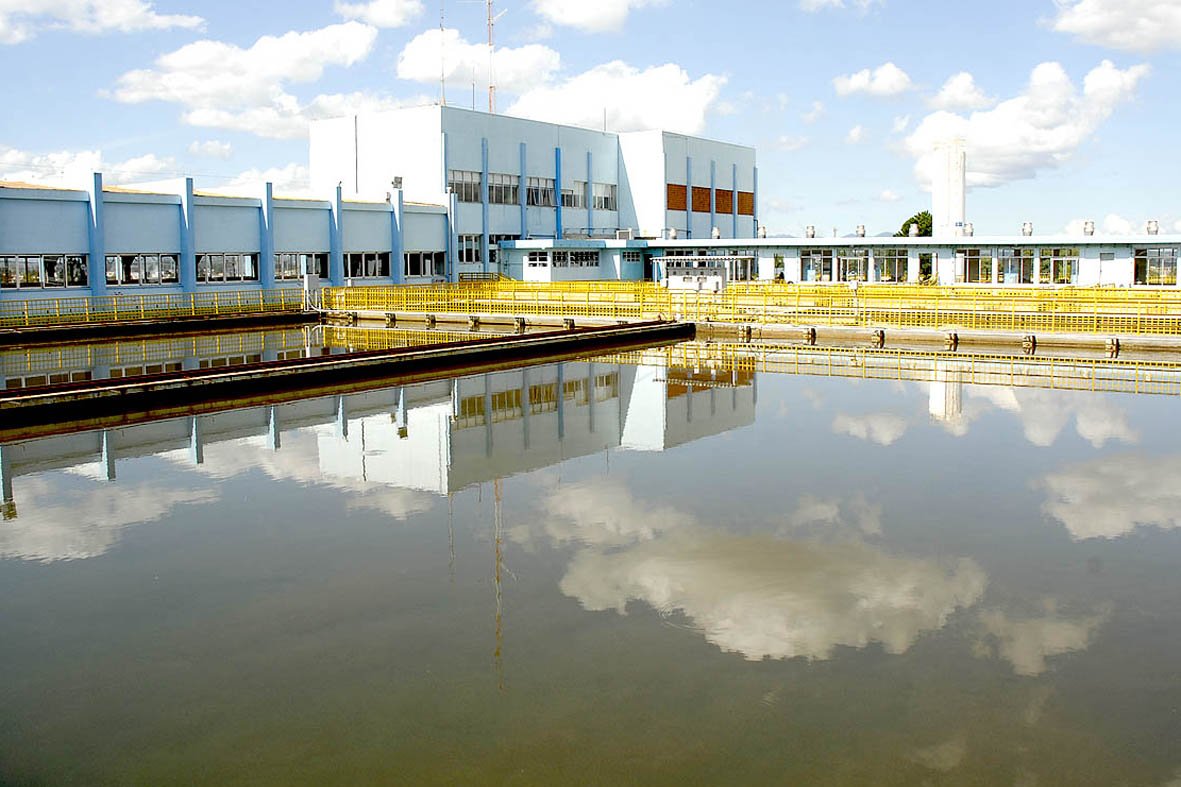 Estação de Tratamento de Água (ETA) Iguaçu, a maior do estado