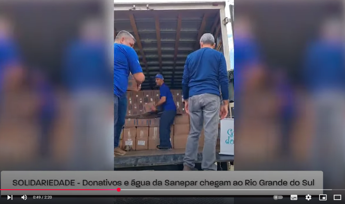 Donativos e água da Sanepar chegam ao RS