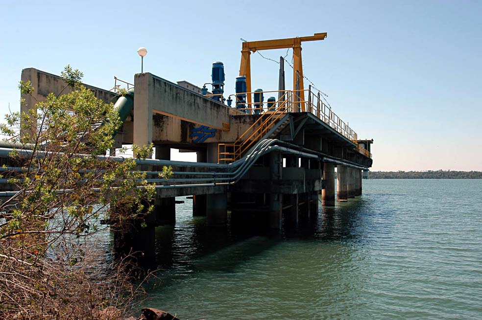 120314_foz_tem_o_maior_consumo_de_agua_em_8_anos_-_captacao_lago.jpg