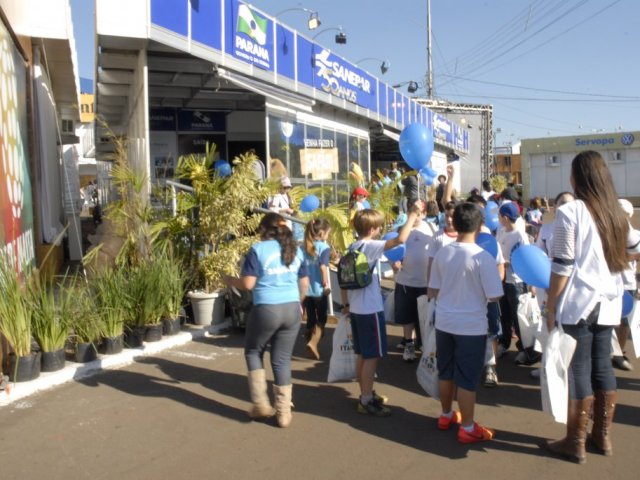 130514_estande_da_sanepar_na_expoinga_recebe_mais_de_20_mil_visitantes_8.jpg