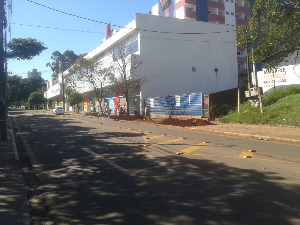 130723_maringa_-_obras_na_avenida_guedner1.jpg