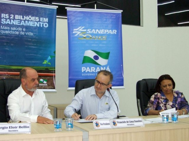 130807_-_assinatura_contrato_guaira_4.jpg
