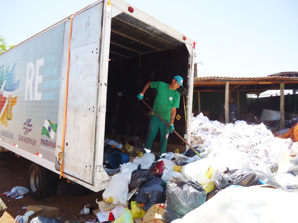 131014_-_cianorte_-_coleta_qualidade_-_edif_foto_7_-_coleta_seletiva.jpg