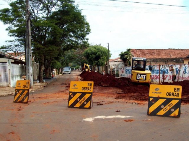 131017_contato_com_a_comunidade_previne_mau_uso_da_rede_coletora_-_obras_de_esgoto_8.jpg
