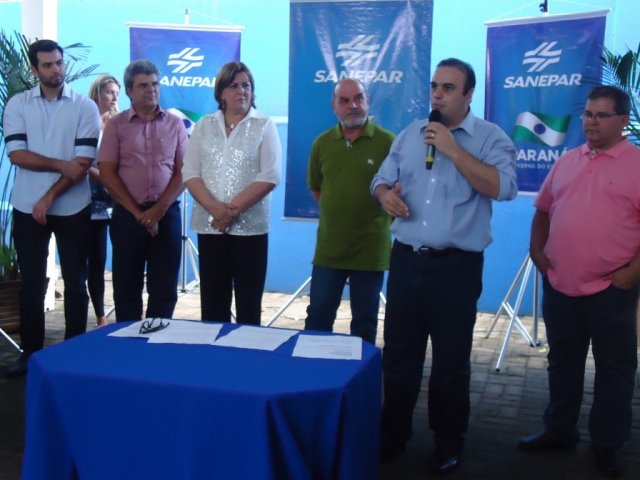 14.02.14_assinatura_contrato_foz_3.jpg
