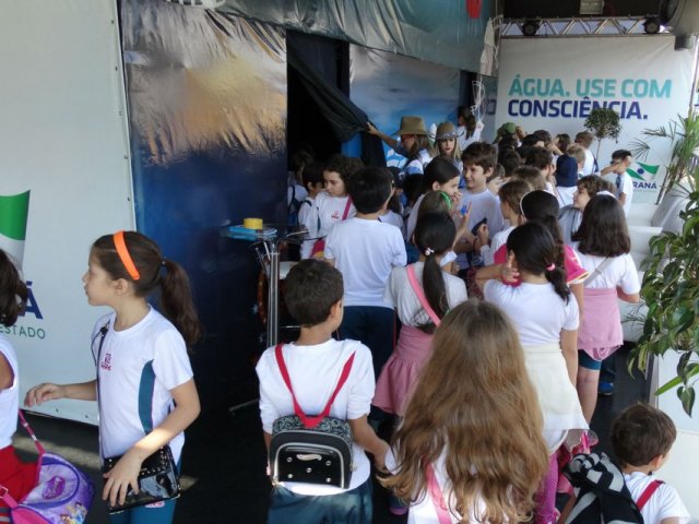 140513_-_expoinga_-_estande_da_sanepar_recebe_30_mil_visitantes_3.jpg