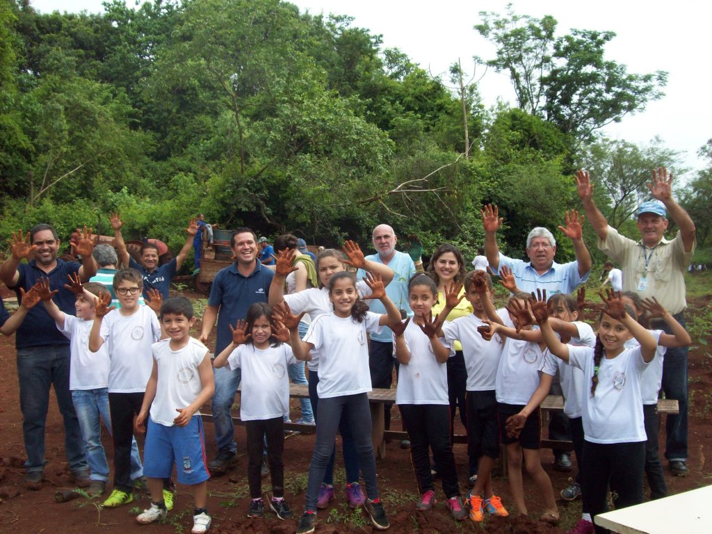 141121_cambe_dia_do_rio_plantio_de_arvore_7.jpg