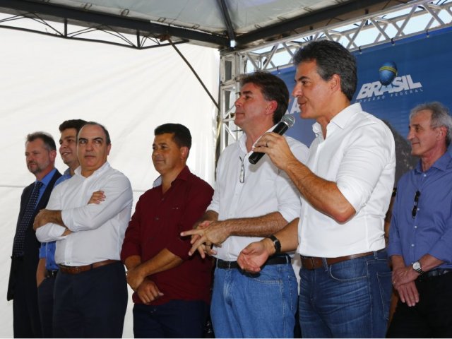 150525_-_cascavel_-_85_municipios_recebem_190_milhoes_12.jpg