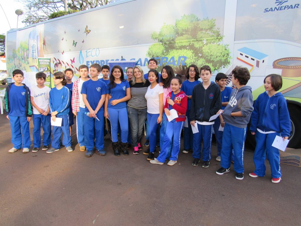 150701_-_ecoexpresso_em_cascavel_1_-_alunos_do_colegio_eleodoro.jpg