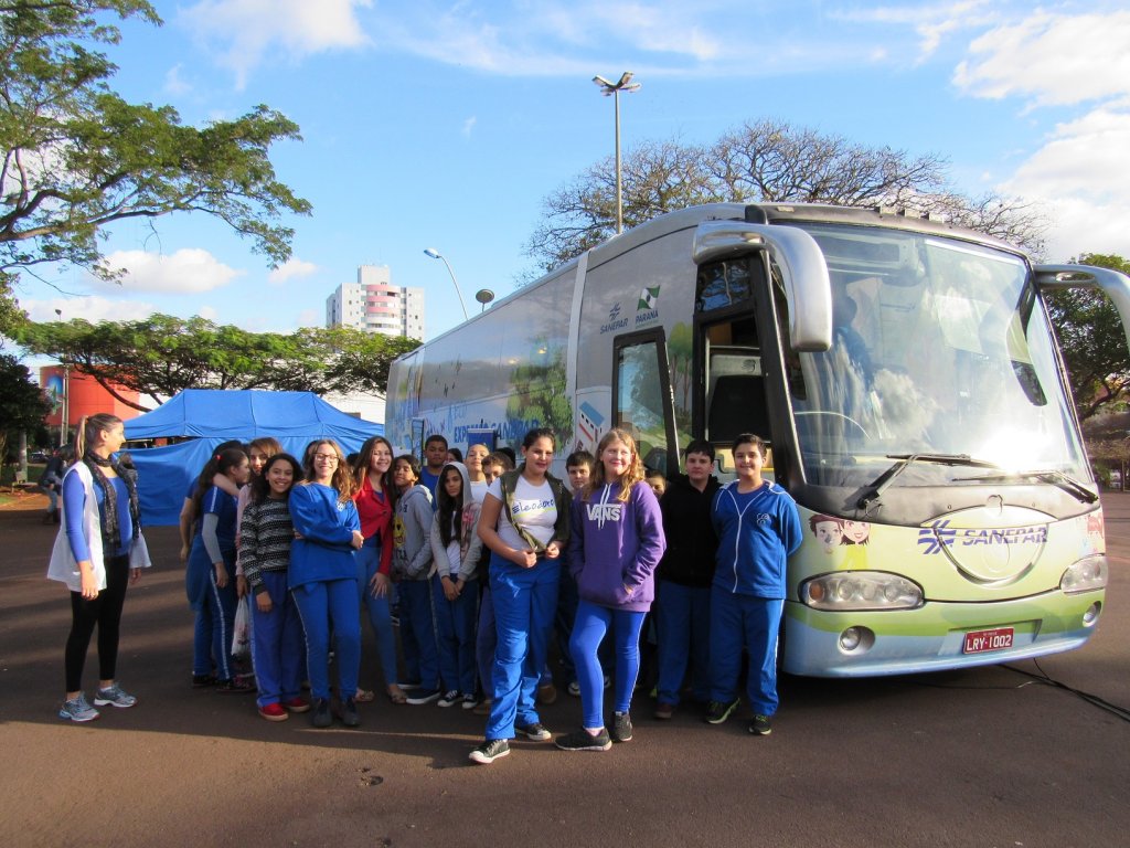 150701_-_ecoexpresso_em_cascavel_2_-_alunos_do_colegio_eleodoro.jpg