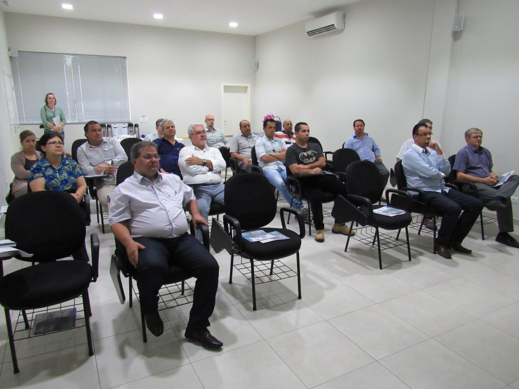 151105_-_foz_do_iguacu_-_conselho_de_clientes_-_sanepar_propoe_instalacao_de_conselho_2.jpg