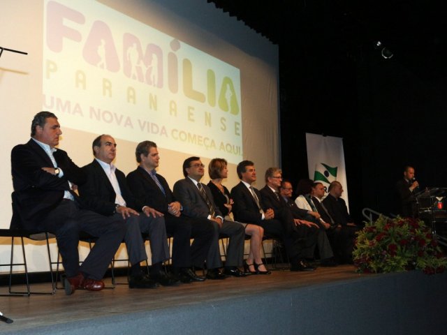 151109_-_chaowiche_-_seminario_familia_paranaense.jpg