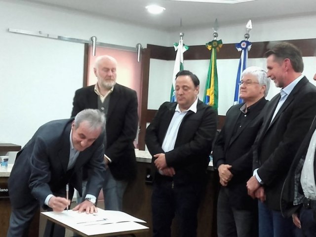 160516_sanepar_anuncia_investimentos_em_uniao_da_vitoria_1.jpg