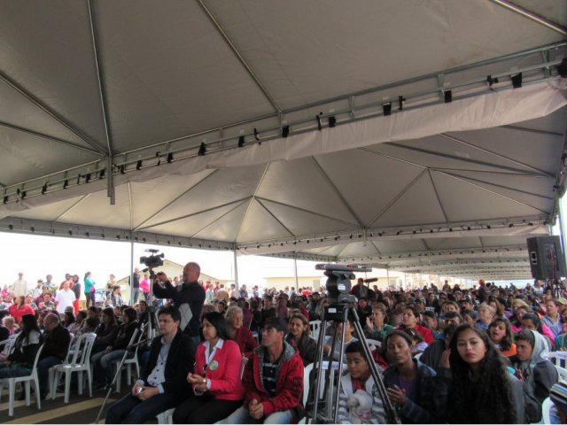 160916_-_investimento_de_r43_mi_para_700_familias_em_castro_8.jpg