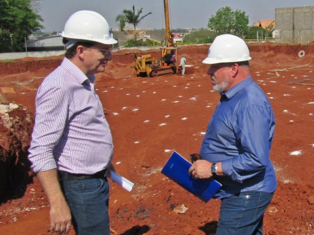 161003_-_cambe_-_prefeito_visita_obra__2.jpg