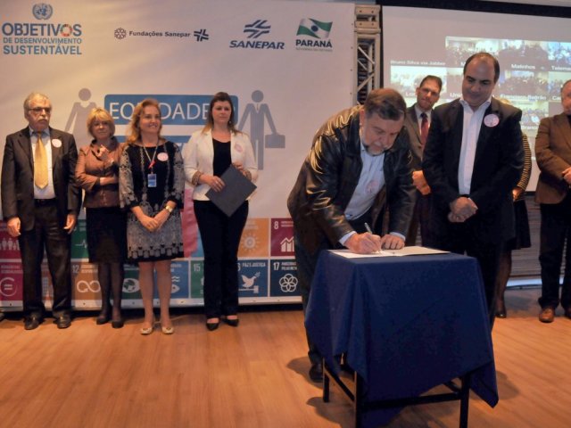 161028_-_equidade_sanepar_-_assinatura_ods_-_dia_do_lancamento2.jpg