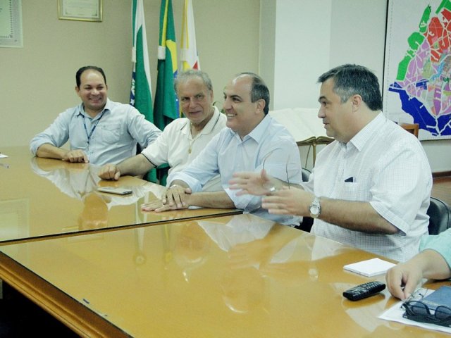 170309_-_apucarana_-_reunir_sanepar_e_prefeitura_renovacao_do_contrato__3.jpeg