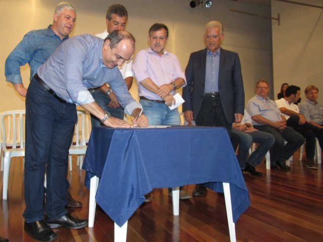 170317_-_campo_mourao_-_entrega_obras_esgoto__1_0.jpg