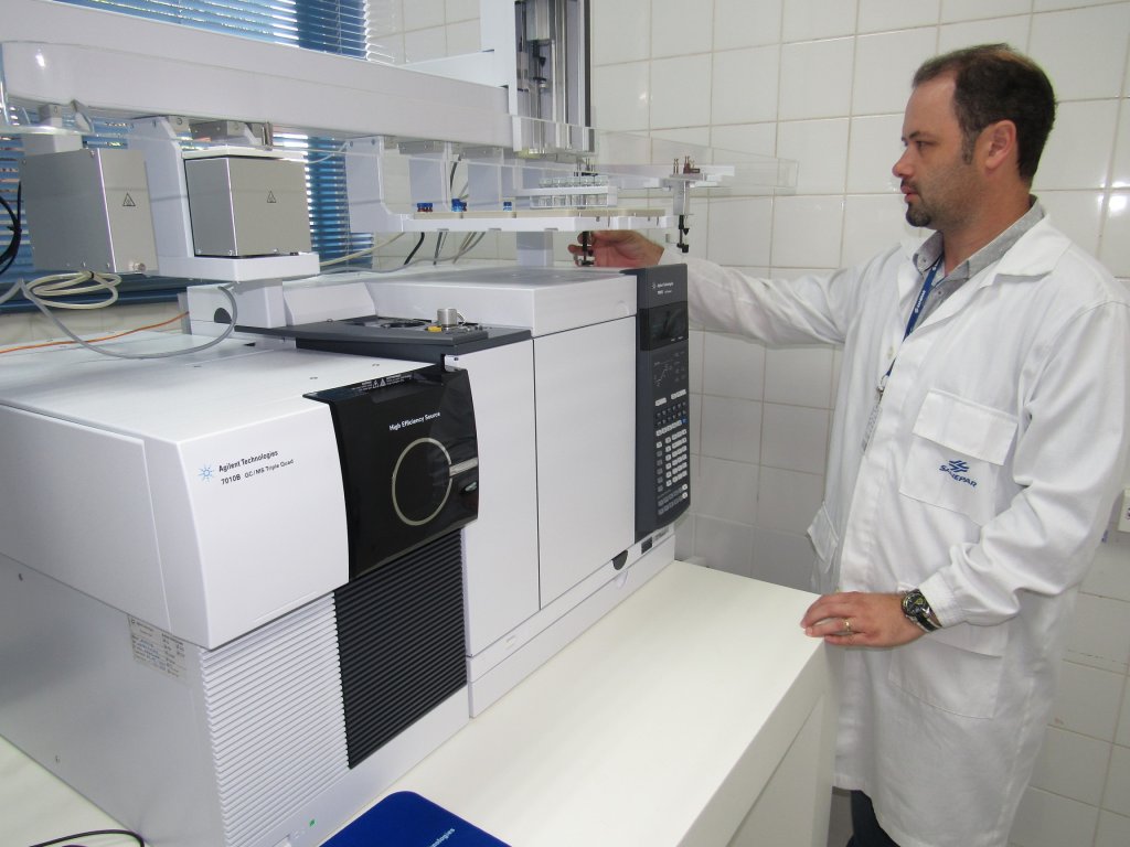170406_-_maringa_-_novo_equipamento_laboratorio__1.jpg