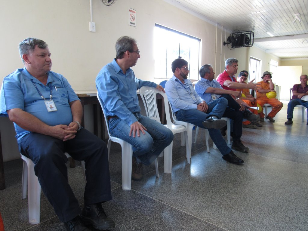 170810_-_guarapuava_-_reuniao_empregados_empreiteira_2.jpg