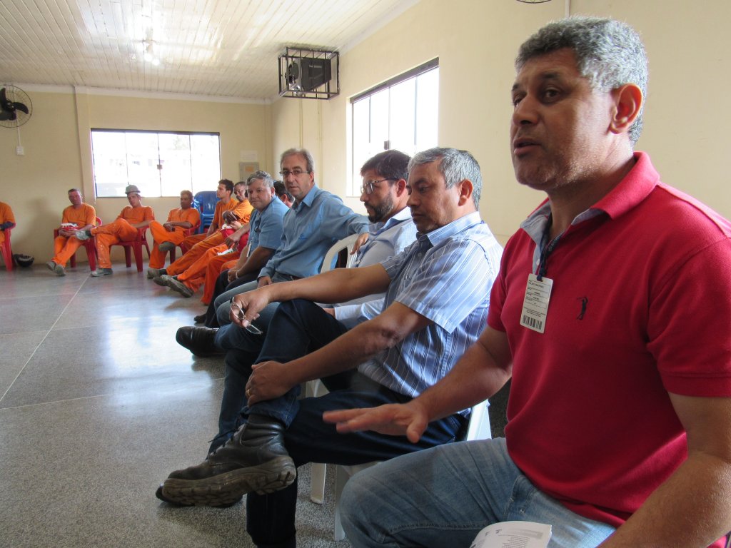 170810_-_guarapuava_-_reuniao_empregados_empreiteira_3.jpg