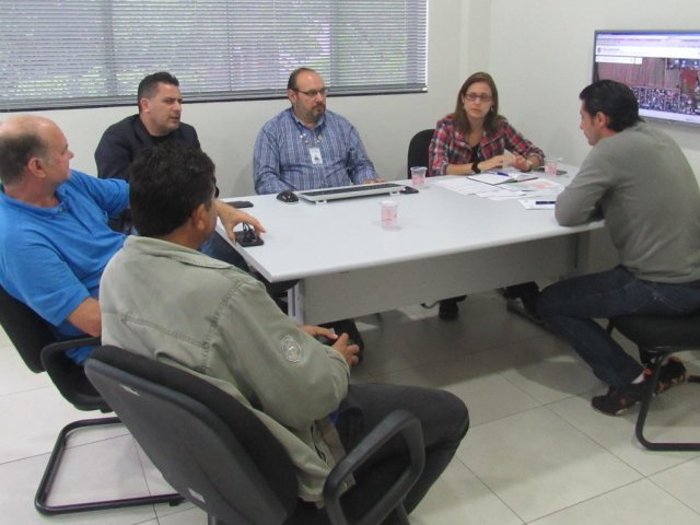 171106_distrtio_industrial_foz_reuniao_sanepar_e_prefeitura_foto_1.jpg