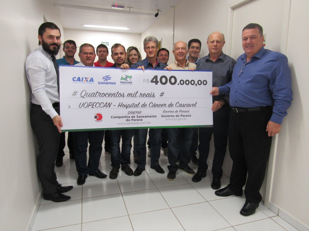 171222_-_sanepar_faz_doacao_para_uopeccan_2.jpg