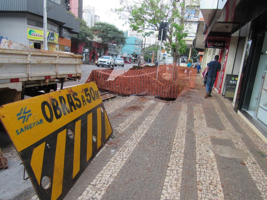 180503_-_cascavel_-_substituicao_rede_esgoto_-_centro_3.jpg