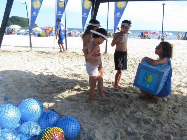190124_operacao_verao_recreacao_brincadeiras_praia_mansa.jpg