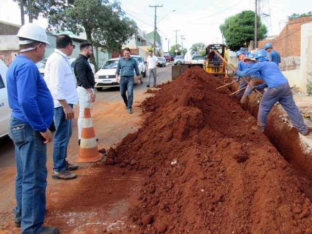 200213_-_apucarana_-_visita_obras_prefeito_e_secretarios_3.jpg