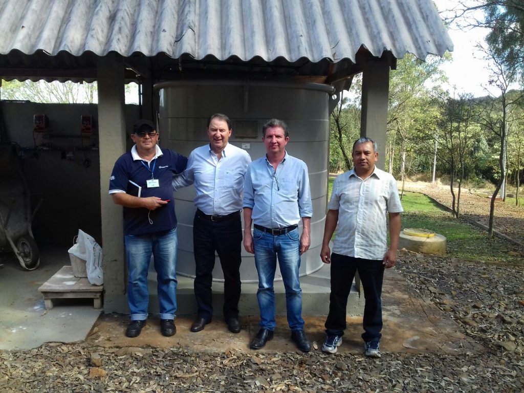 20160701_diretor_da_sanepar_visita_obras_de_ampliacao_do_sistema_de_esgoto_de_quedas_do_iguacu_4.jpg