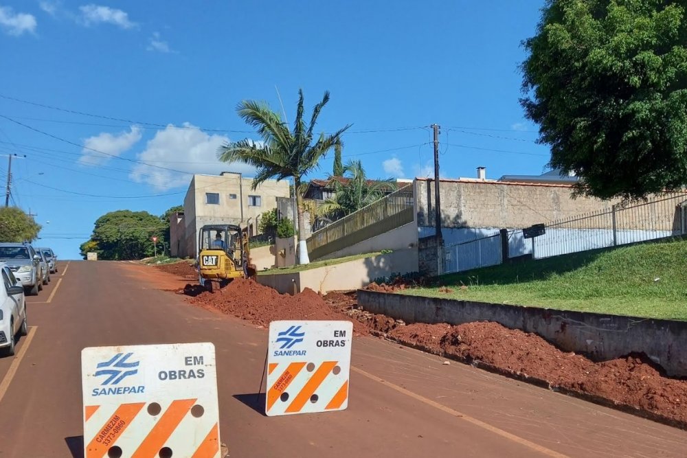 2023-08-16_obra_sanepar_centro_manoel_ribas.jpg