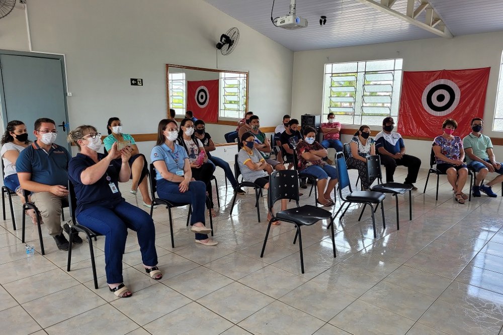 211215_-_guaraniacu_-_entrega_lousa_digital_17.jpg