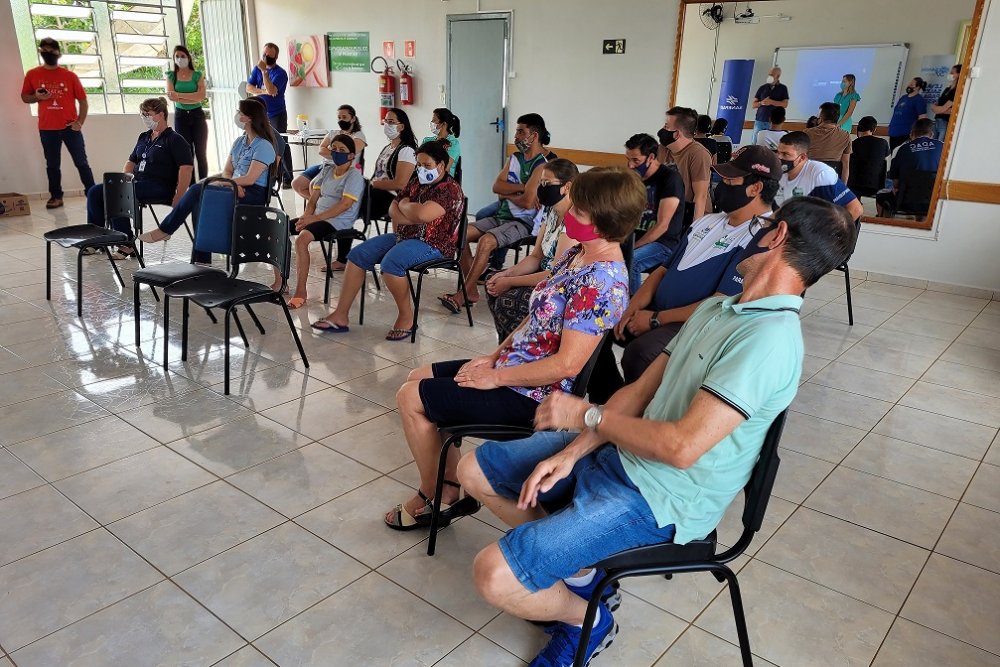 211215_-_guaraniacu_-_entrega_lousa_digital_18.jpg