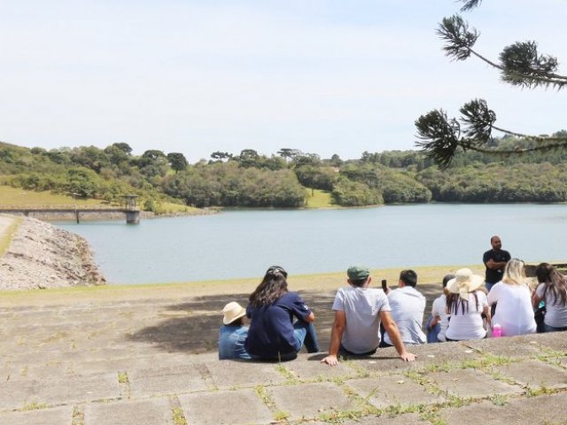 professores_conheceram_a_barragem_piraquara_i_parte_do_sistema_de_abastecimento_de_curitiba_e_regiao_metropolitana.jpg