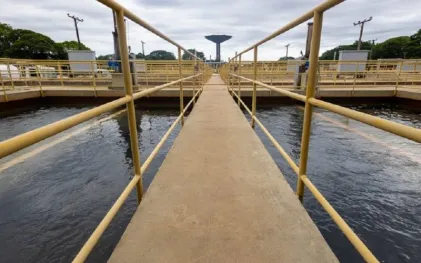 Vista de um tanque da estação de tratamento de água