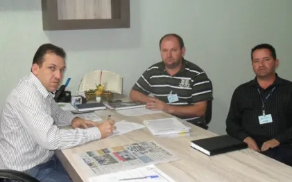 130405_-_assinatura_contrato_em_itapejar_do_oeste.jpg