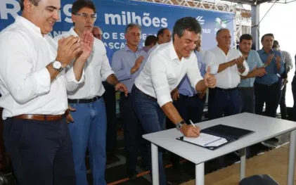 150525_-_cascavel_-_85_municipios_recebem_190_milhoes_2.jpg
