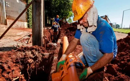 150612_foto_2_-_ampliacao_de_rede_coletora_de_esgoto_-_maringa.jpg