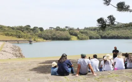 professores_conheceram_a_barragem_piraquara_i_parte_do_sistema_de_abastecimento_de_curitiba_e_regiao_metropolitana.jpg