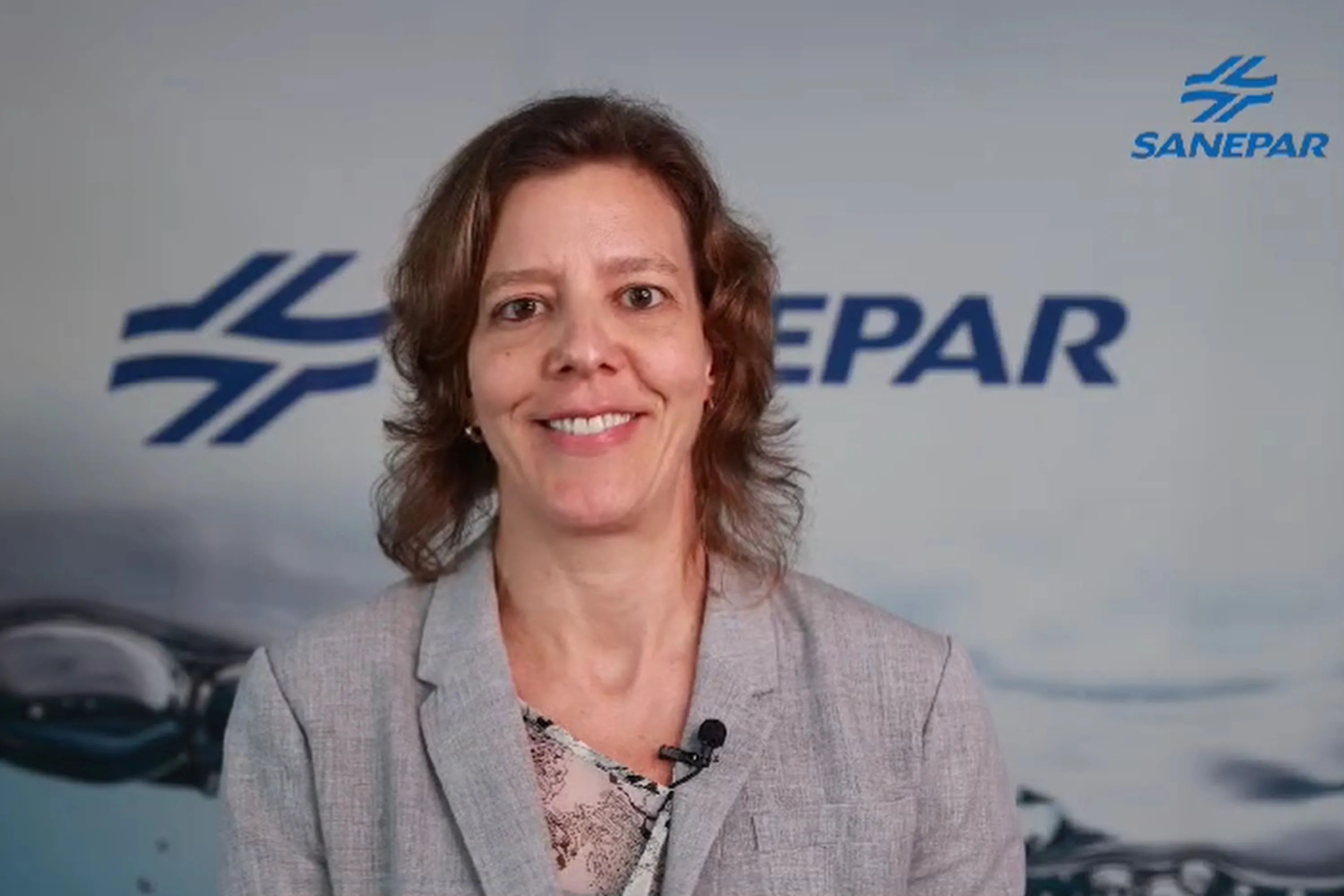 Juliana Seixas Pilotto, gerente do Processo Água da Sanepar recebe remotamente reconhecimento Foto: Sanepar