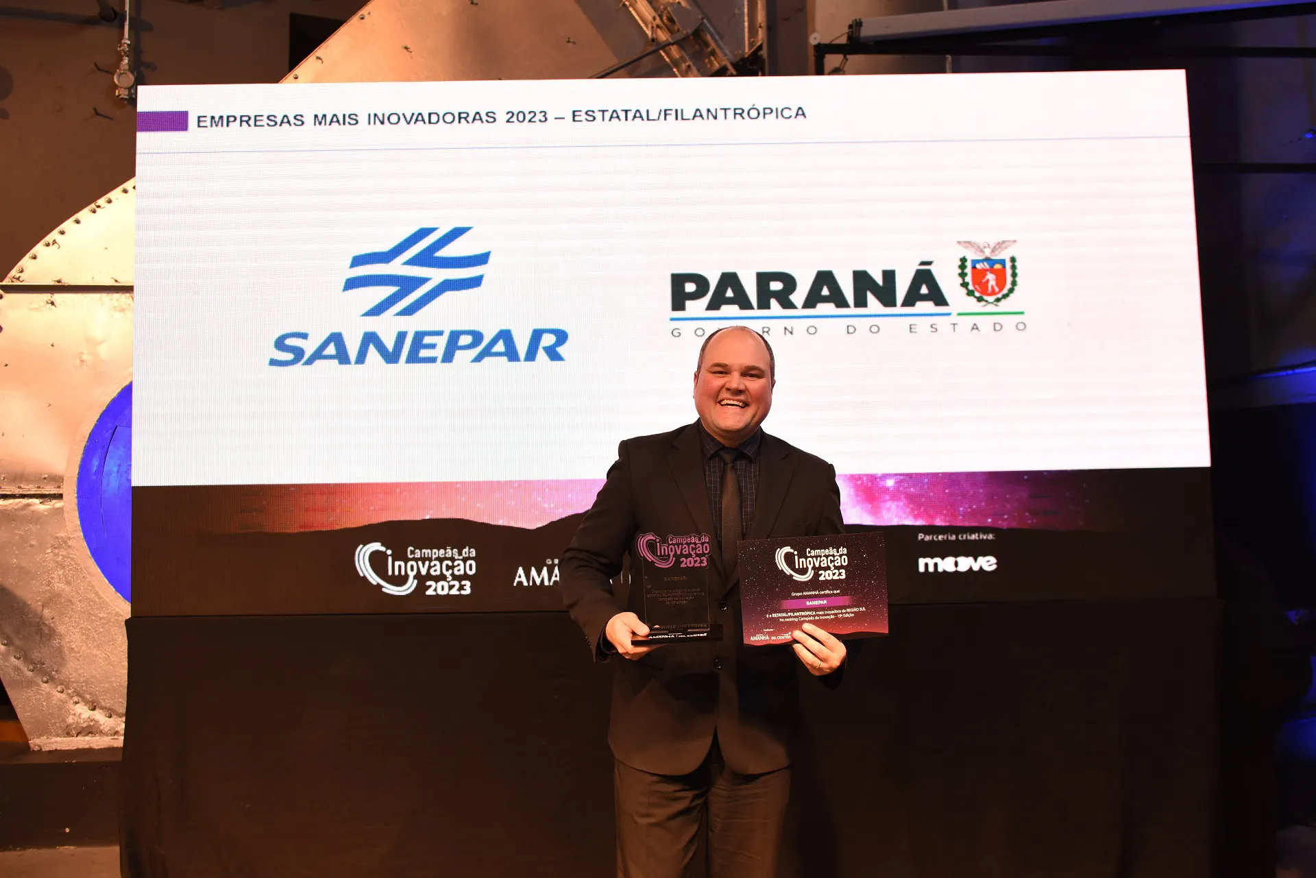 : Gustavo Possetti representa diretoria da Sanepar na entrega do prêmio